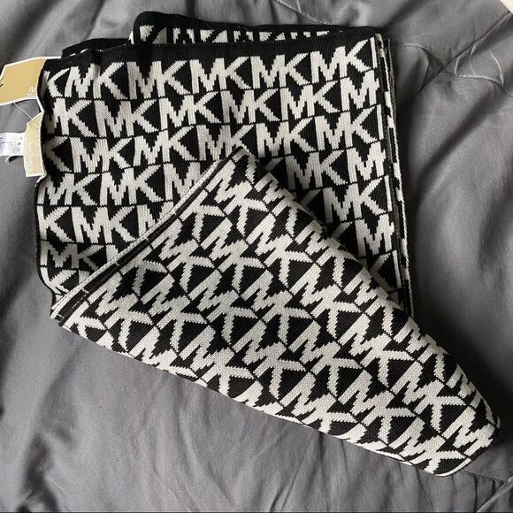 Michael Kors Accessories - Michael Kors Black/white Scarf  NWT